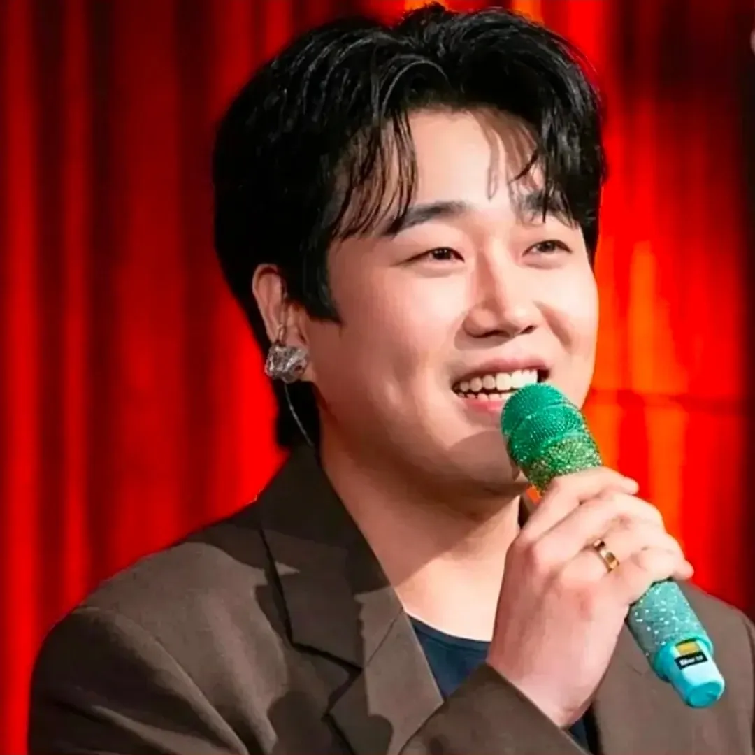 A moment captured by a fan of Hwang Youngwoong