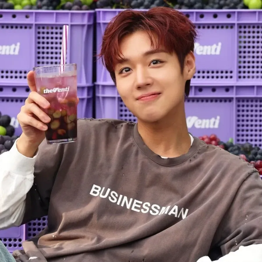 A moment captured by a fan of Park Jihoon