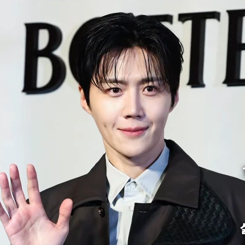 Latest photo of Kim Seonho