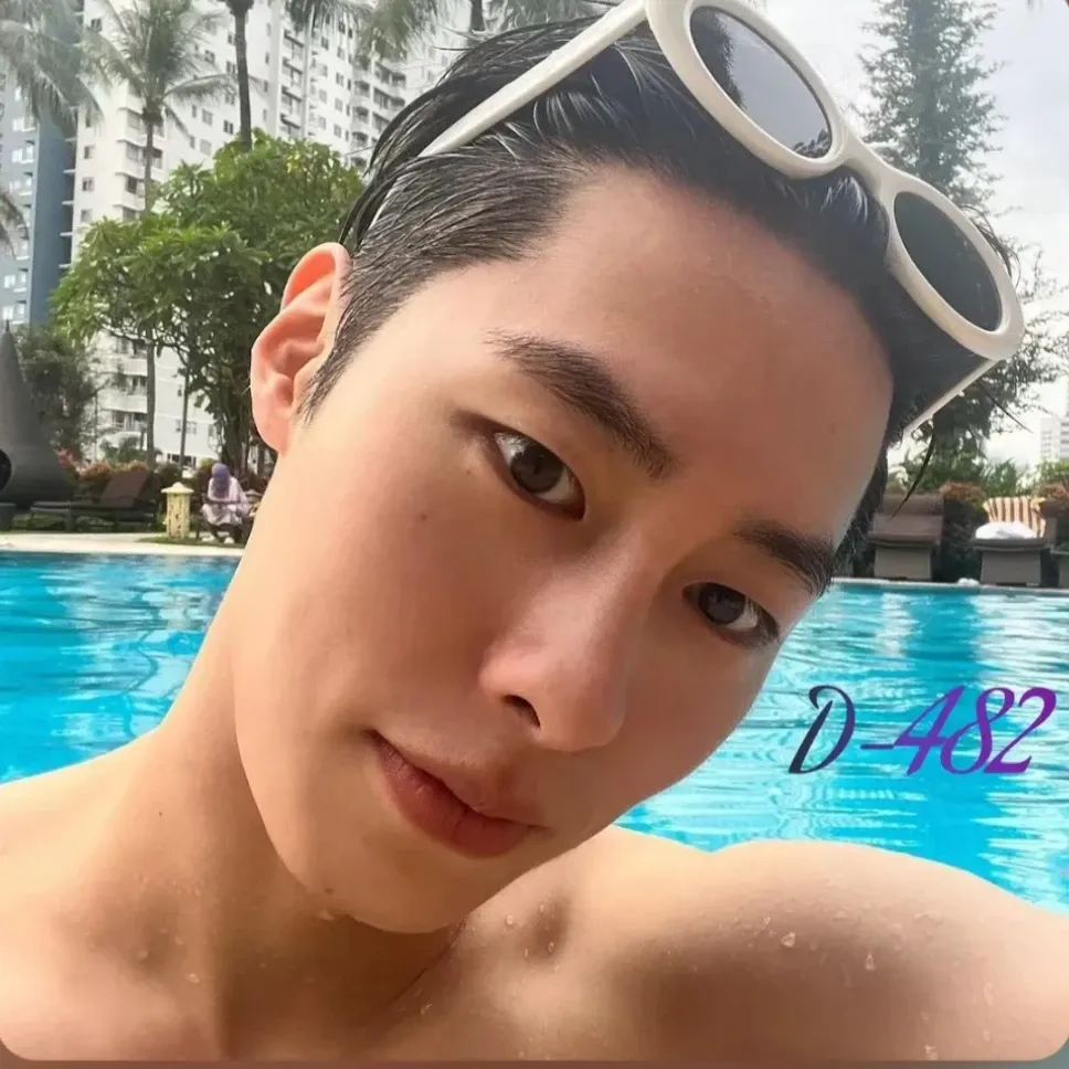 Recent activity shot of Lee Jaewook