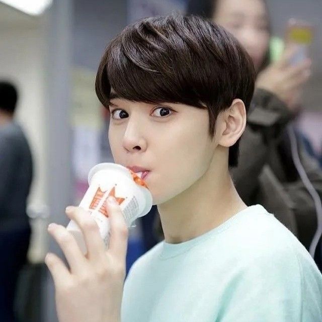 Recent activity shot of Cha Eunwoo