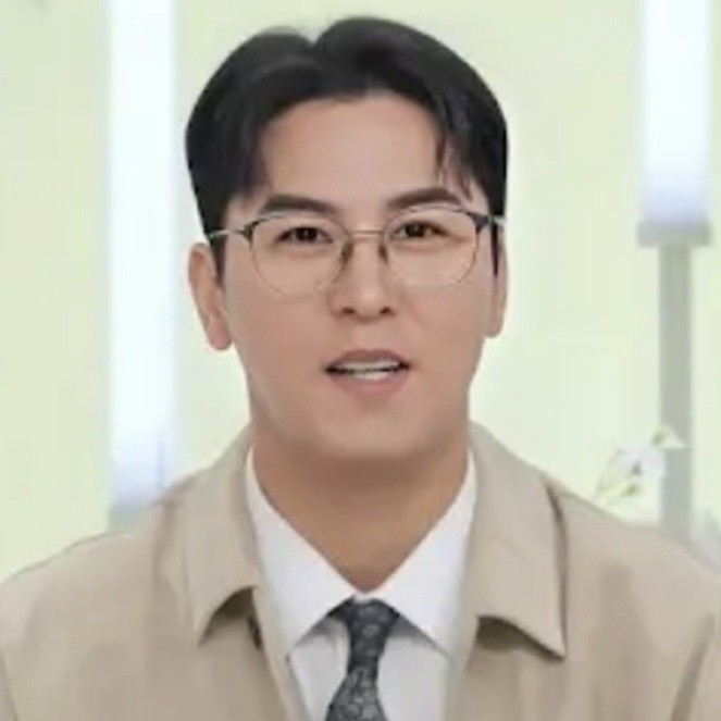 チャン・ミンホの最近の活動ショット