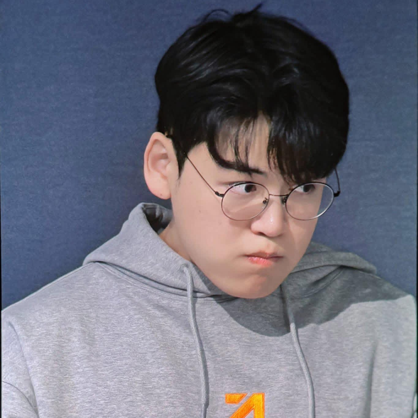 Behind-the-scenes cut of Gumayusi