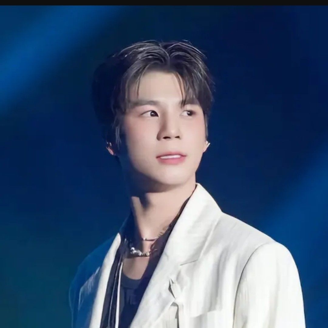 粉丝拍下的郑东元瞬间