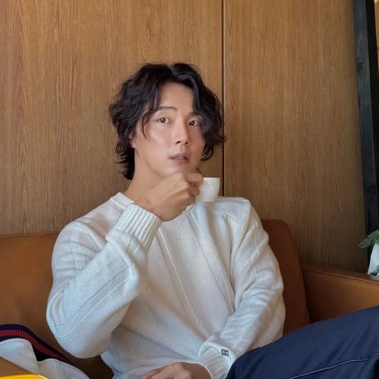 Recent activity shot of Yoon Shiyoon