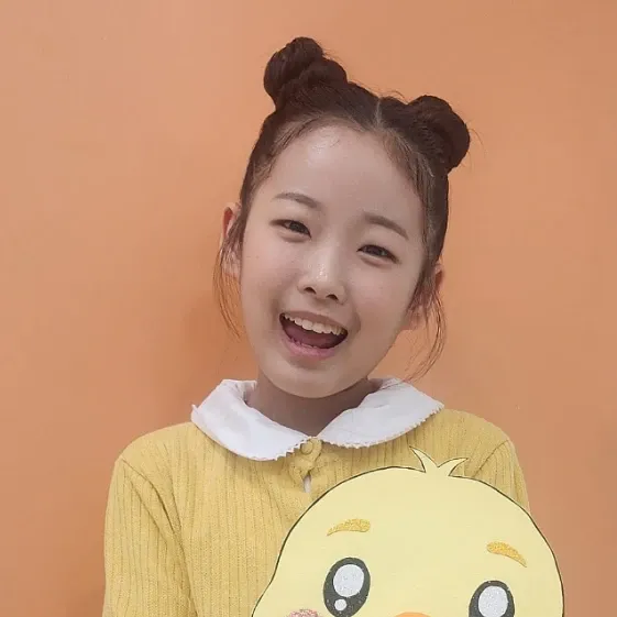 Behind-the-scenes cut of Lee Sooyeon