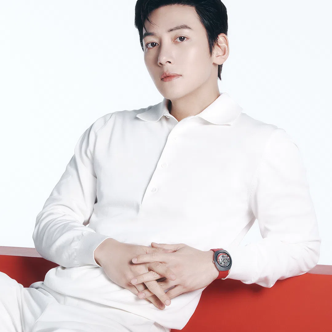 Behind-the-scenes cut of Ji Changwook