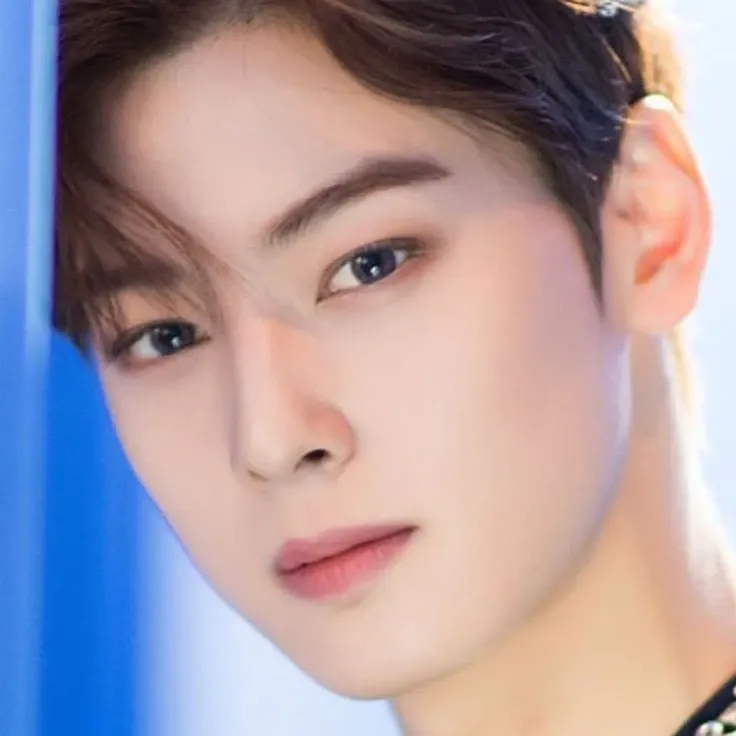 Recent activity shot of Cha Eunwoo
