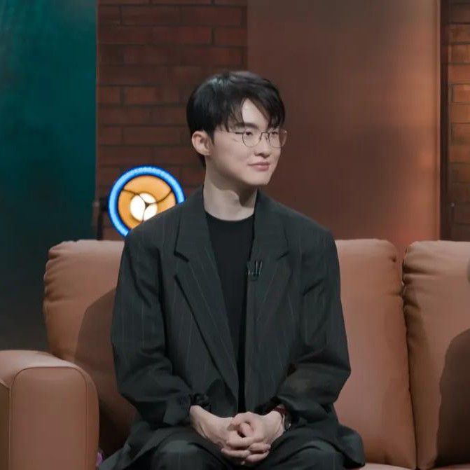 Latest photo of Faker