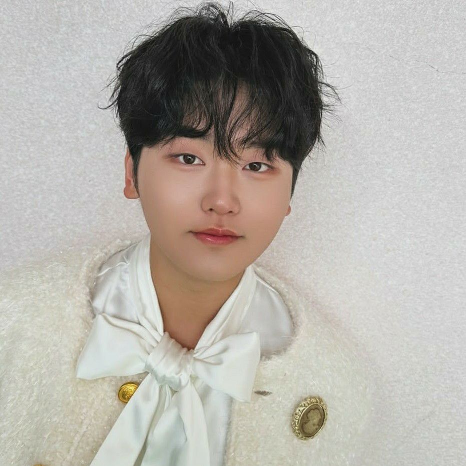 Recent activity shot of Park Sungon