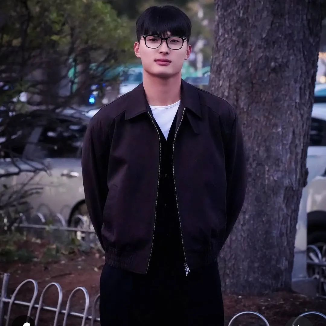 Behind-the-scenes cut of Yoon Donghee