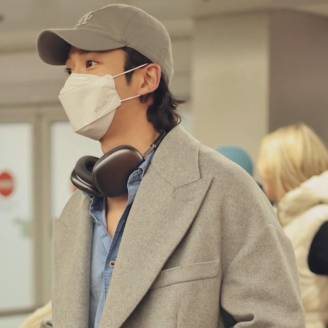 A moment captured by a fan of Rowoon