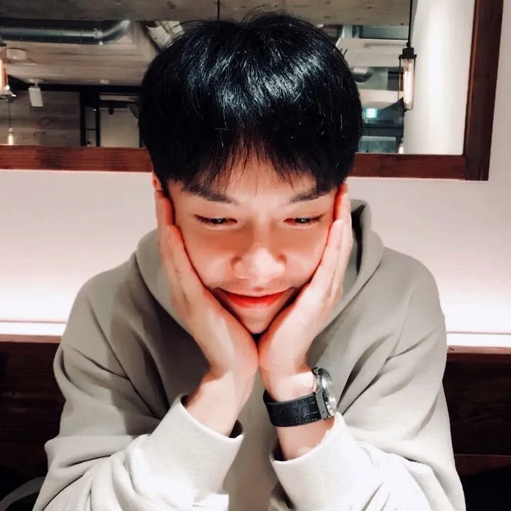 Foto kegiatan terbaru dari Lee Seunggi
