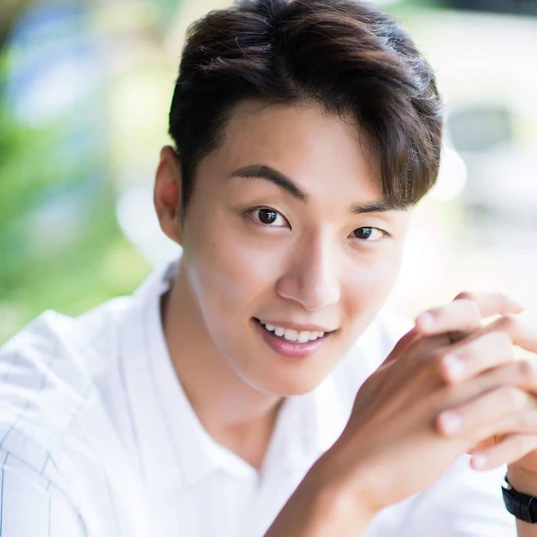 Behind-the-scenes cut of Yoon Shiyoon