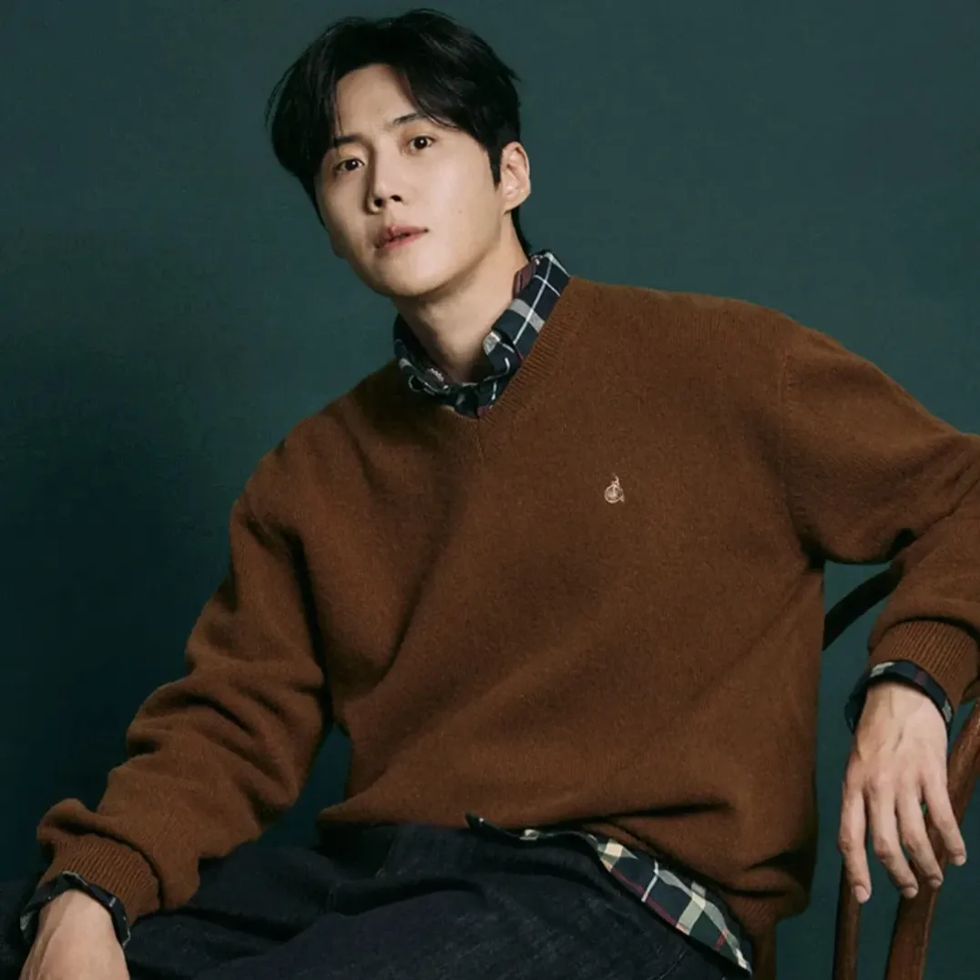 Behind-the-scenes cut of Kim Seonho
