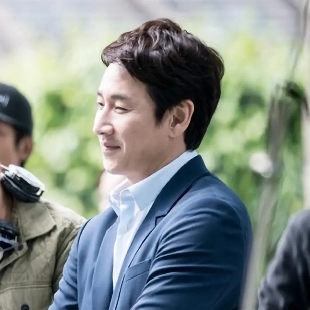 Recent activity shot of Lee Sunkyun