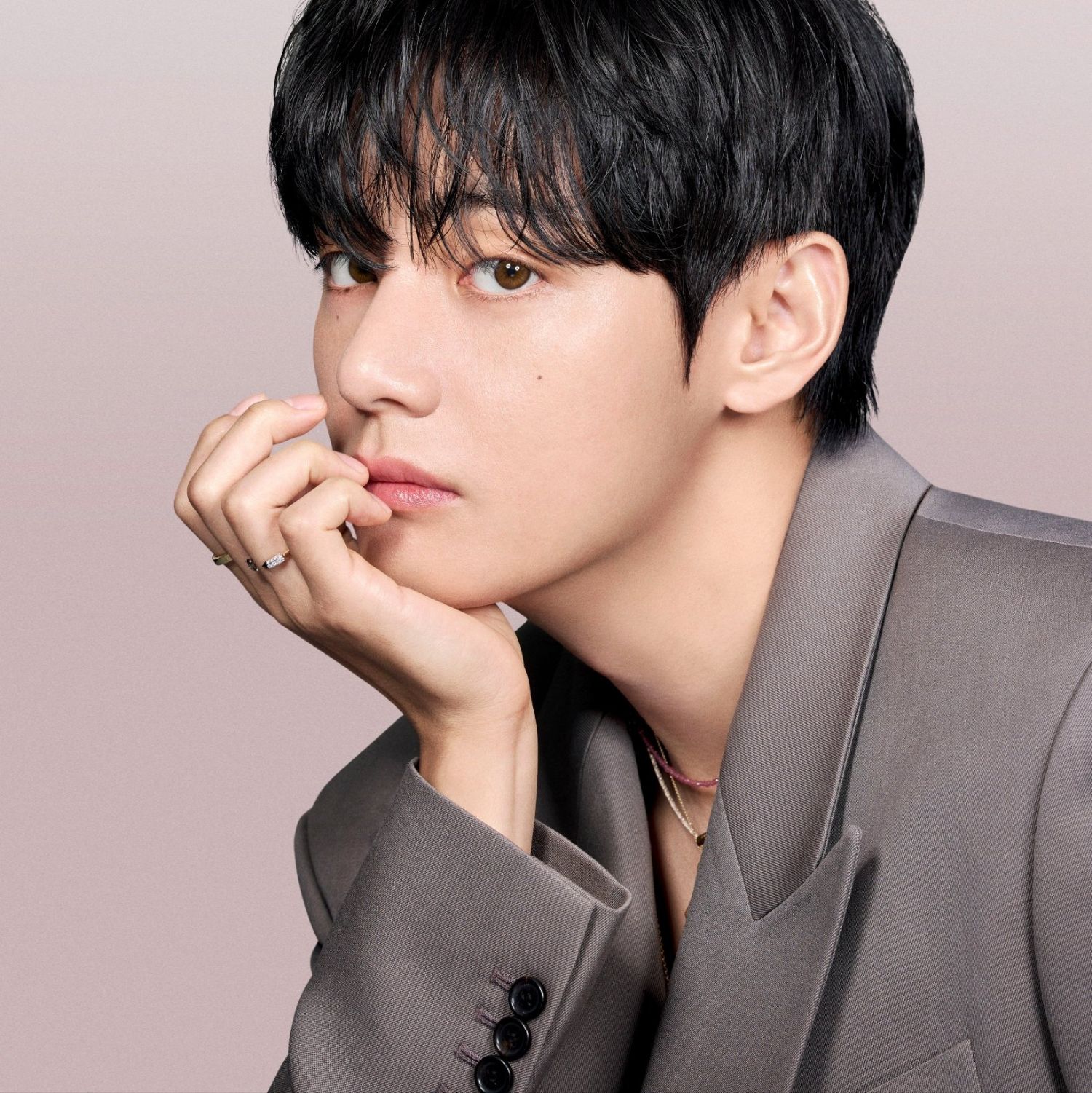 Recent activity shot of Kim Taehyung (V)