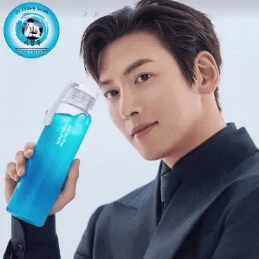 Behind-the-scenes cut of Ji Changwook