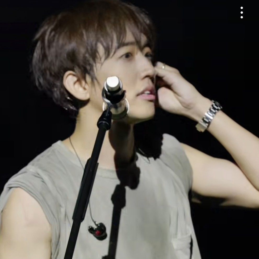 A moment captured by a fan of Lee Seungyoon