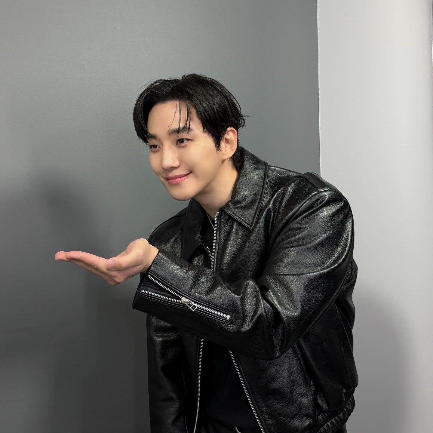 Cuplikan di balik layar dari Lee Junho