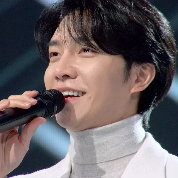 A moment captured by a fan of Lee Seunggi