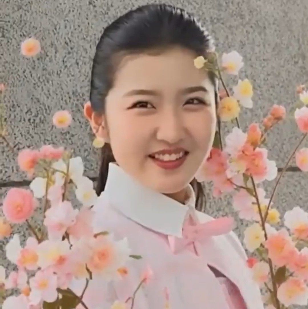 Recent activity shot of Yoon Yoonseo