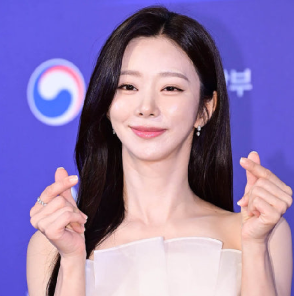 Latest photo of Lee Joobeen