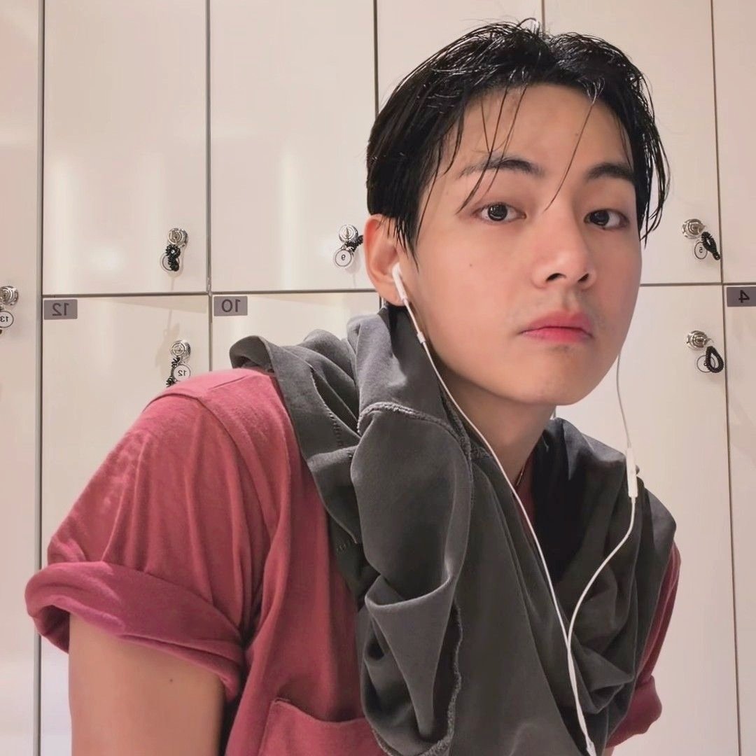 김태형 (뷔)의 최신 사진