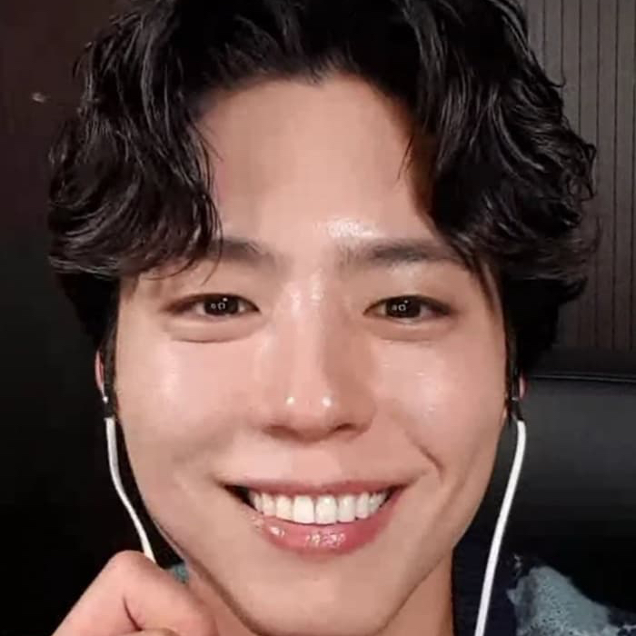 A moment captured by a fan of Park Bogum