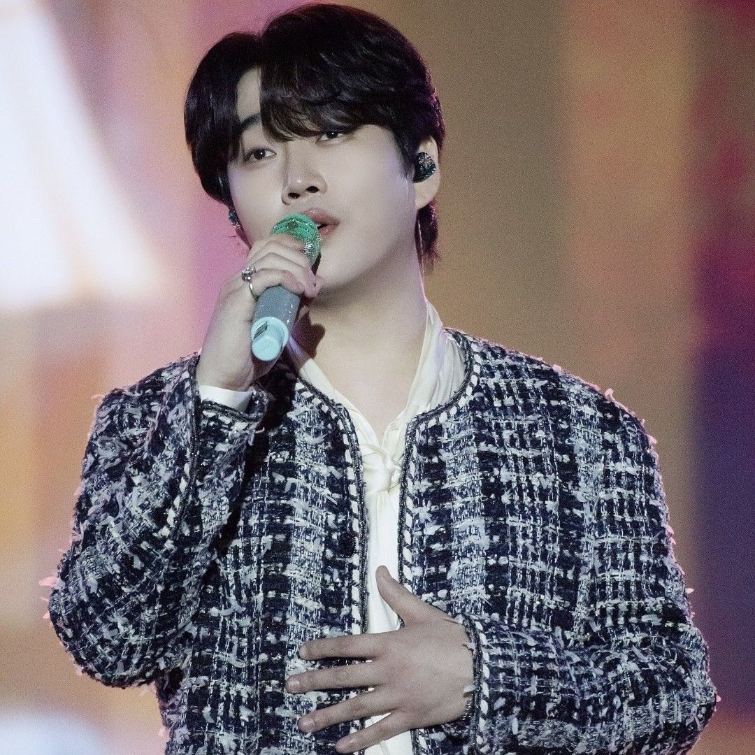 A moment captured by a fan of Hwang Youngwoong