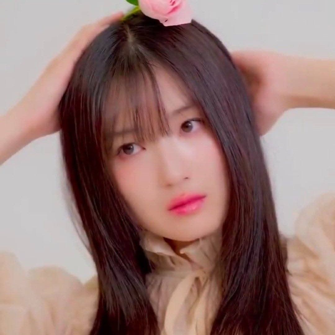 Behind-the-scenes cut of Kim Hyeyoon