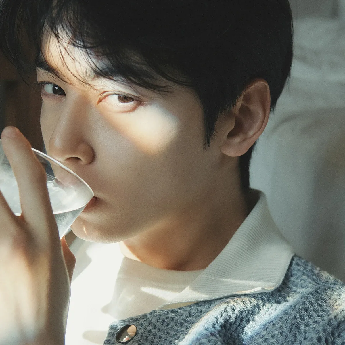 A moment captured by a fan of Cha Eunwoo