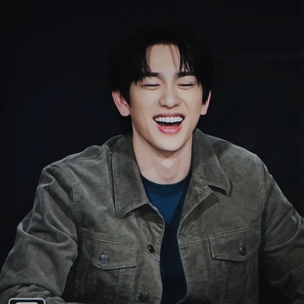 A moment captured by a fan of Park Jinyoung