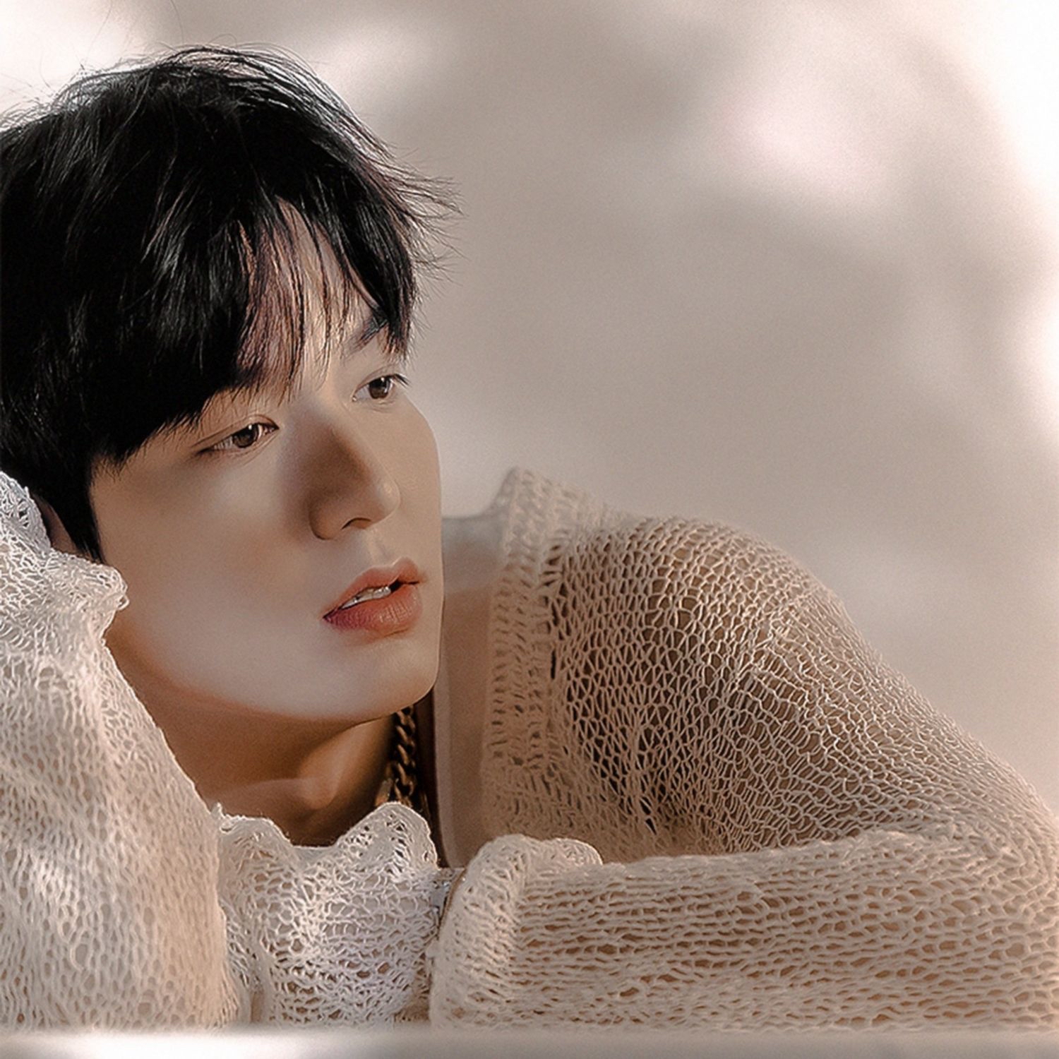 Behind-the-scenes cut of Lee Minho