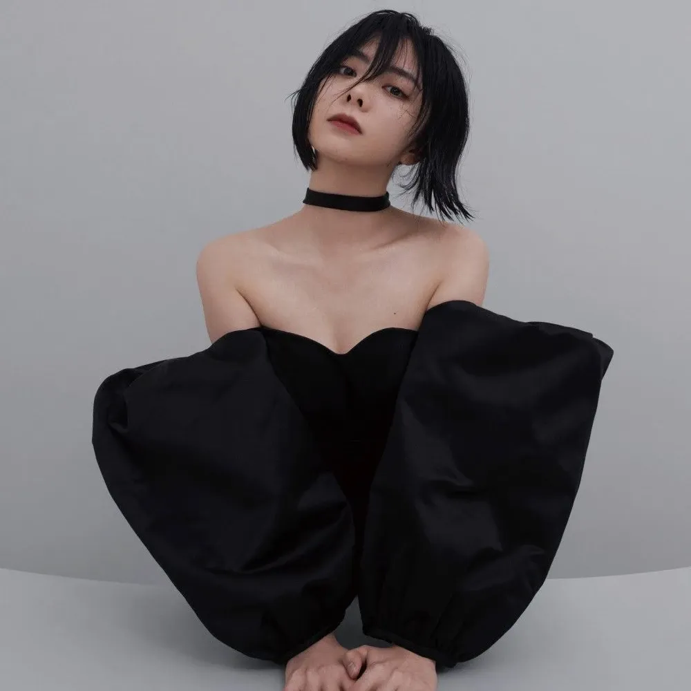 Behind-the-scenes cut of Tan Song Yun