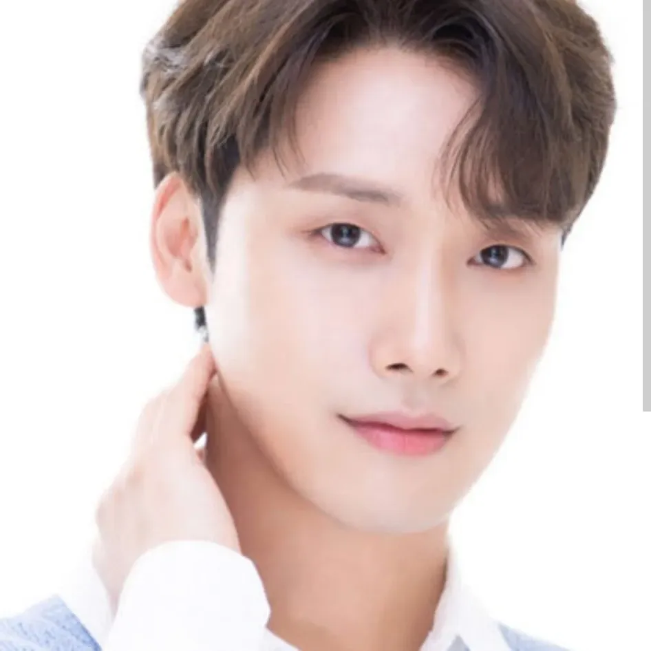 Recent activity shot of Choi Woojin