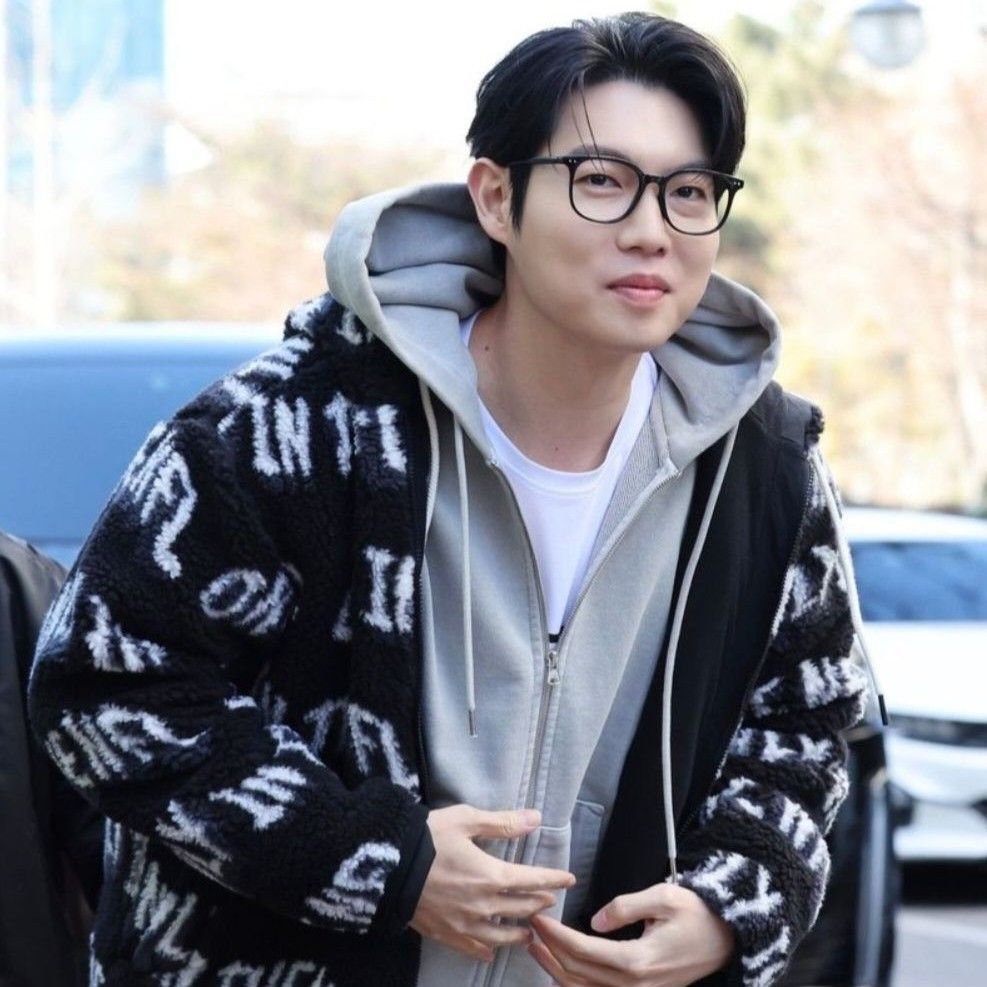 Recent activity shot of Son Taejin