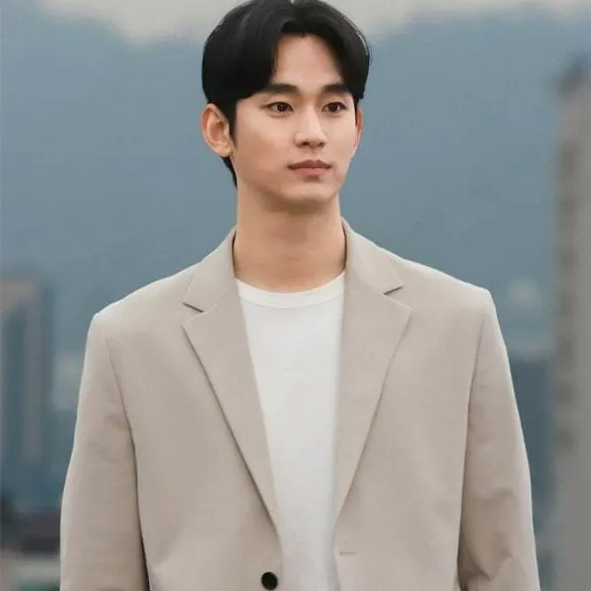 Behind-the-scenes cut of Kim Soohyun