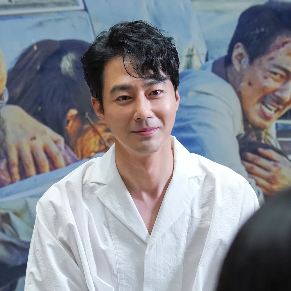 Behind-the-scenes cut of Jo Insung