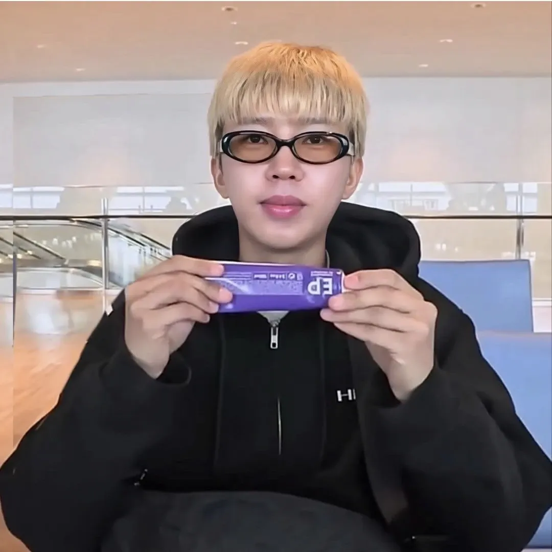 Cuplikan di balik layar dari Lim Youngwoong