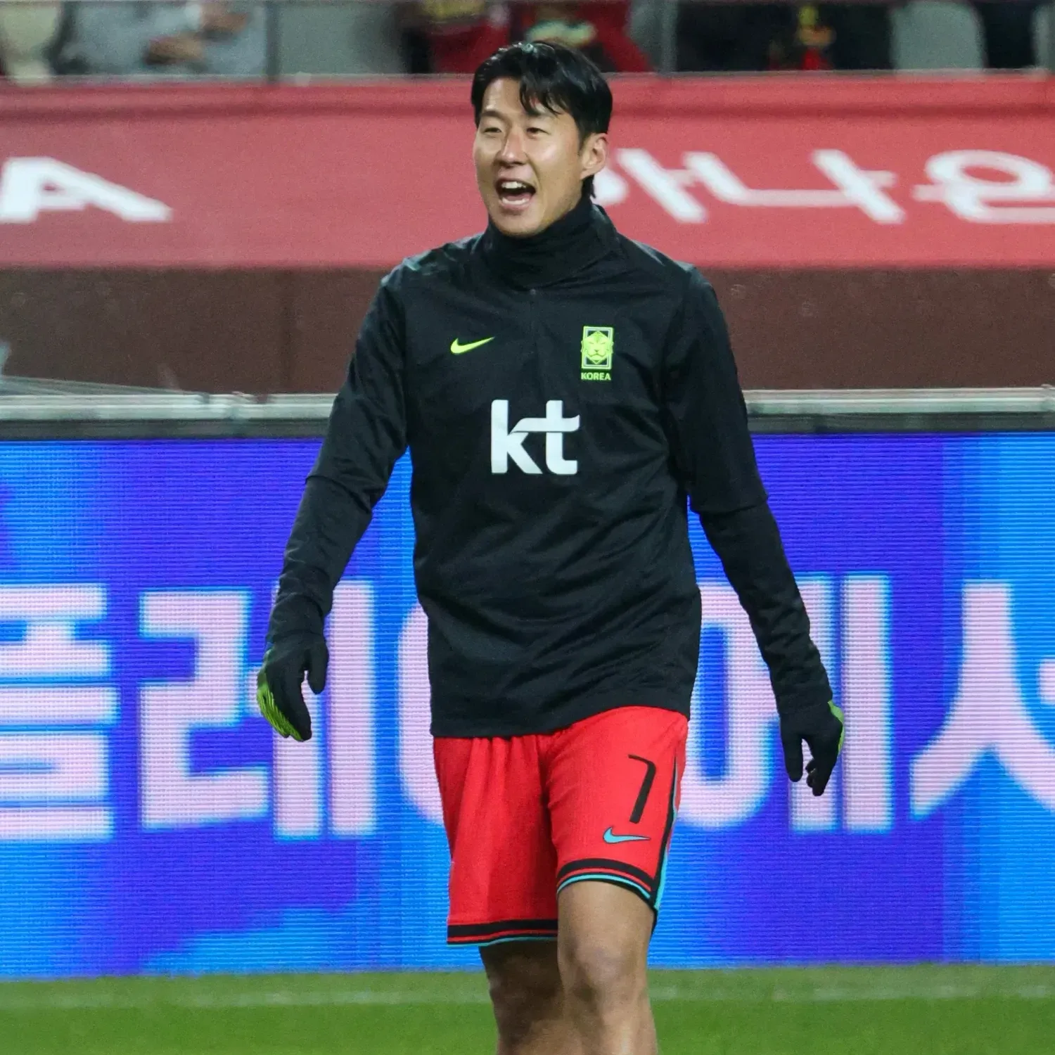 커뮤니티에서 화제된 인기 셀럽 콘텐츠