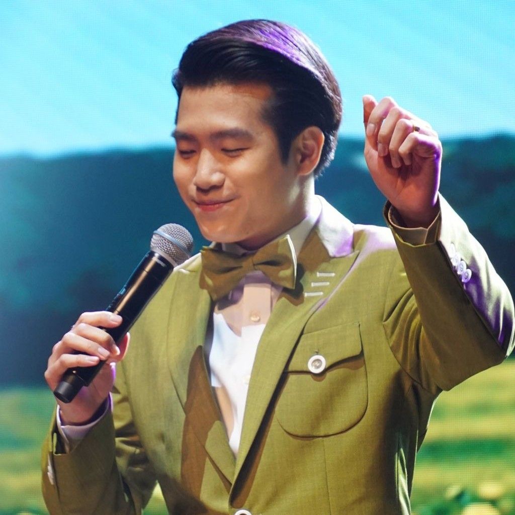 粉丝拍下的赵明燮瞬间