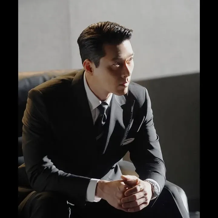 Foto kegiatan terbaru dari Hyun Bin