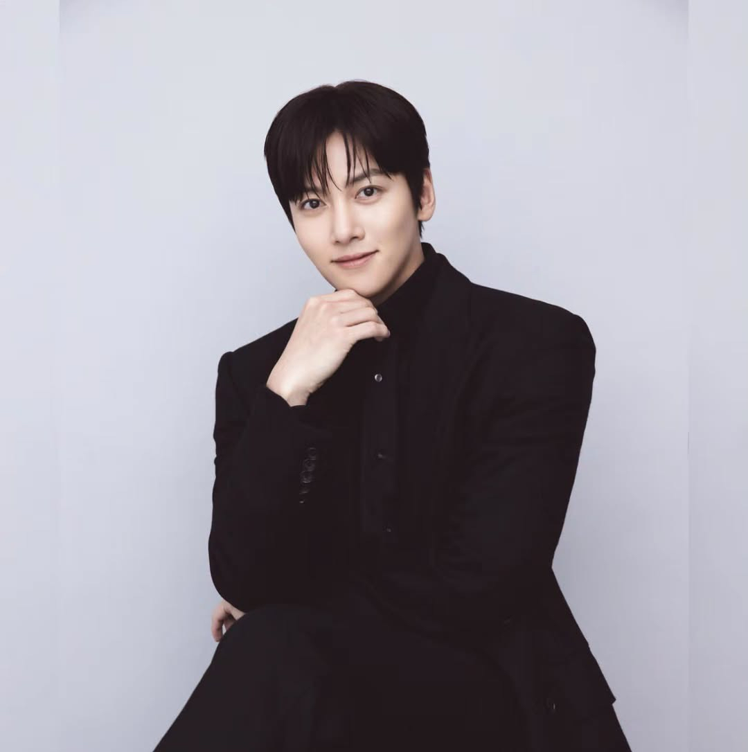 Behind-the-scenes cut of Ji Changwook
