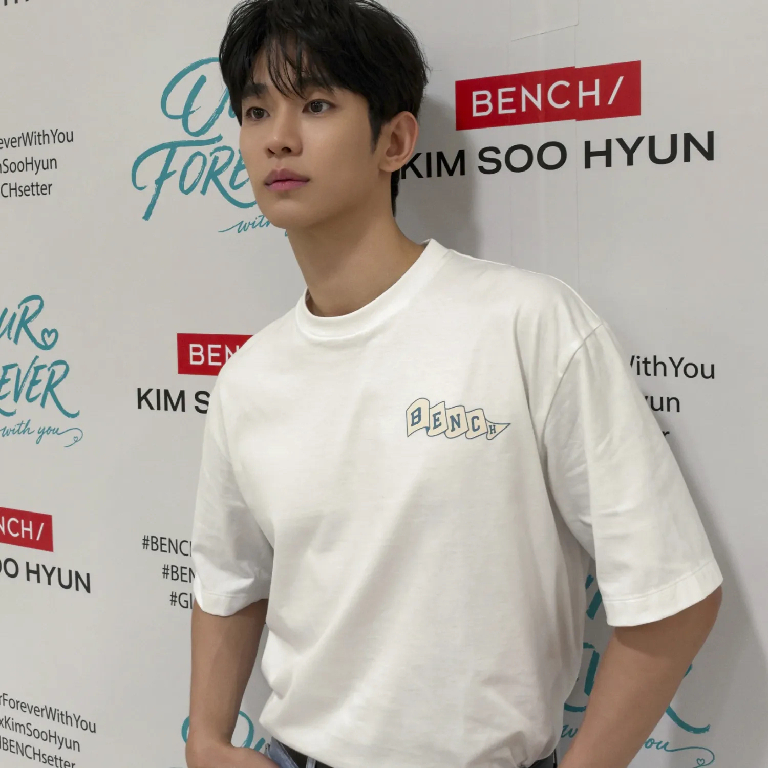 A moment captured by a fan of Kim Soohyun