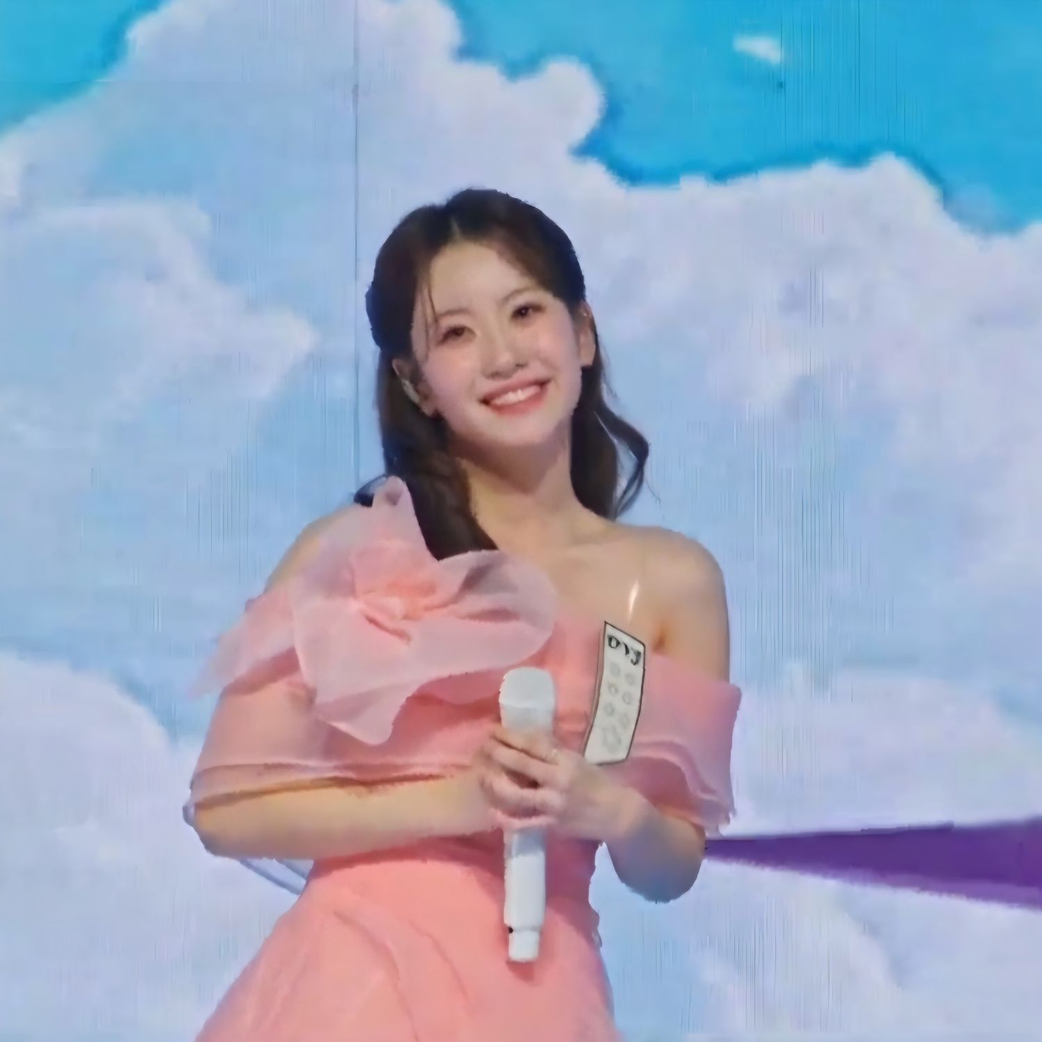 Behind-the-scenes cut of Oh Yujin