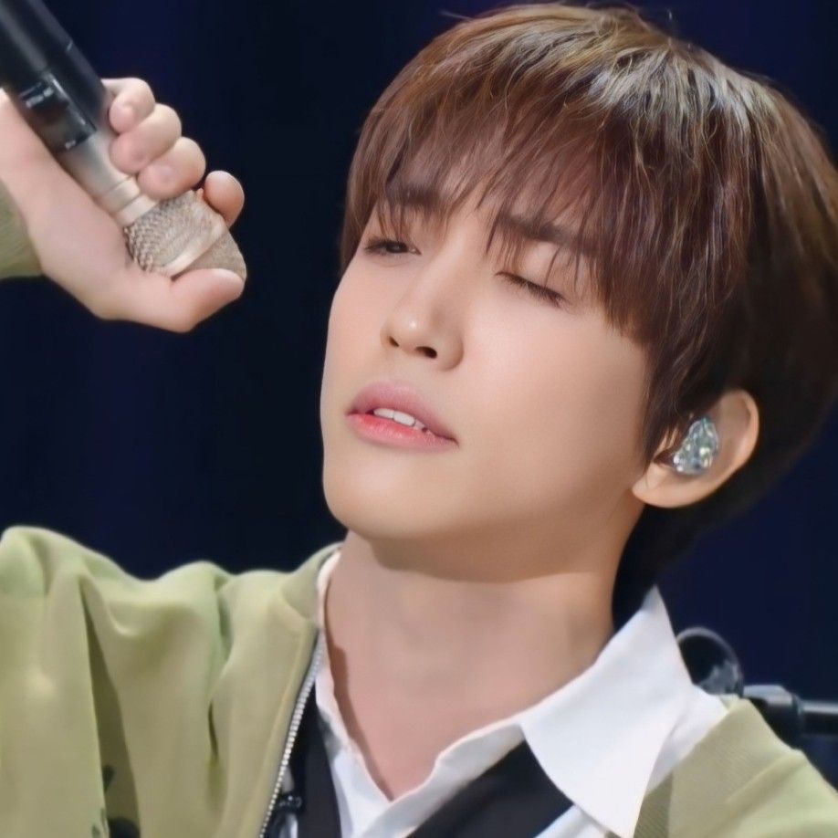 Latest photo of Lee Seungyoon