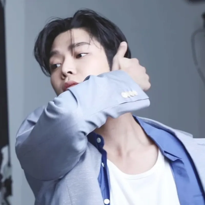 Momen yang diabadikan oleh penggemar Rowoon