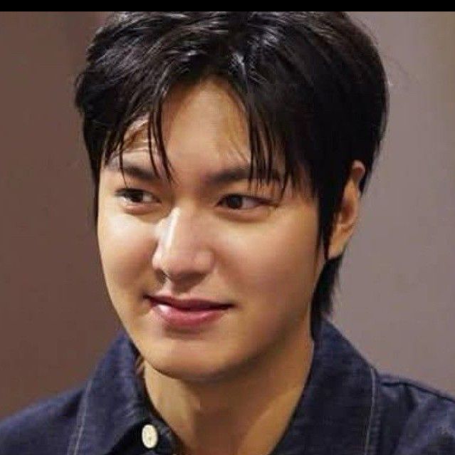 イ・ミンホの最近の活動ショット