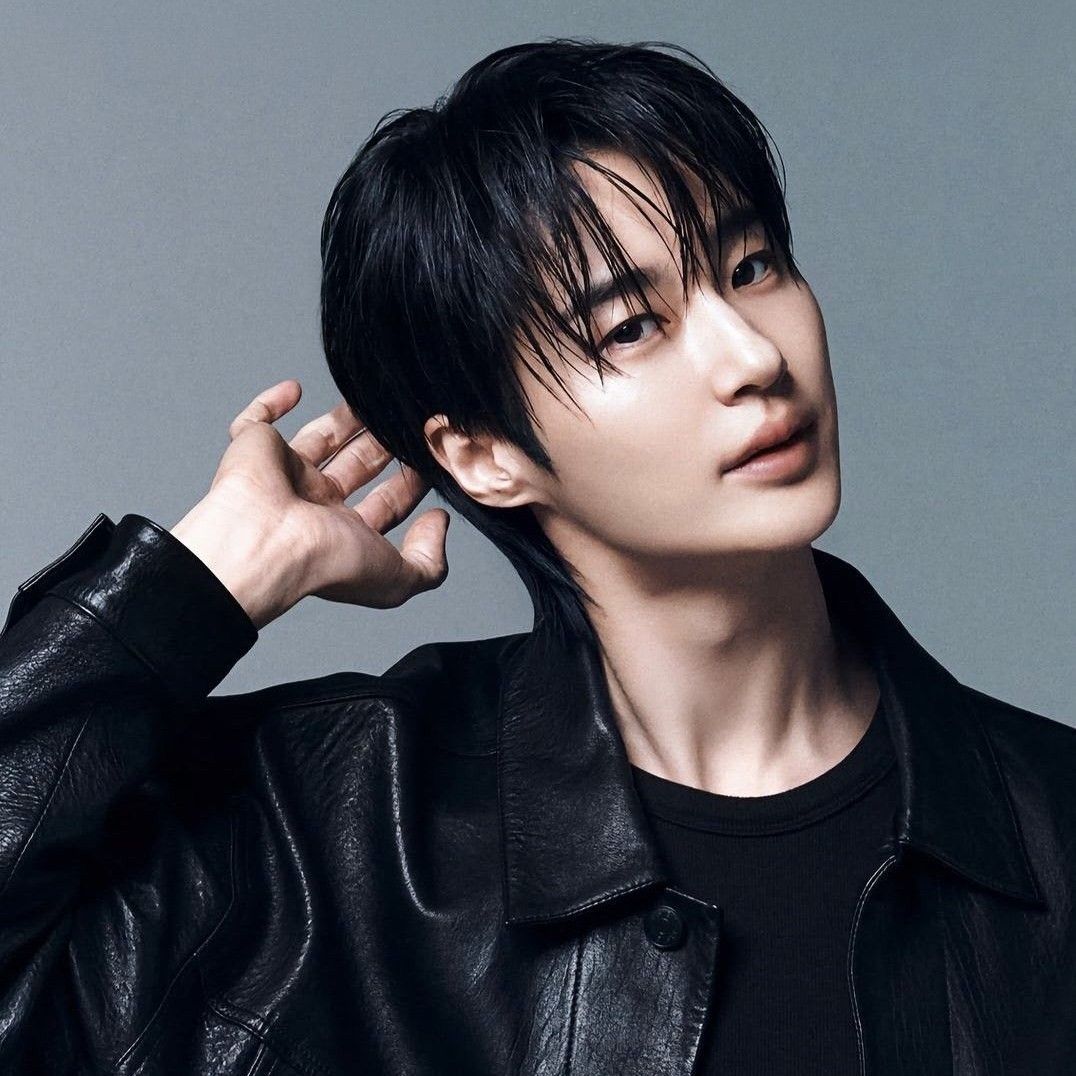 Recent activity shot of Byeon Wooseok